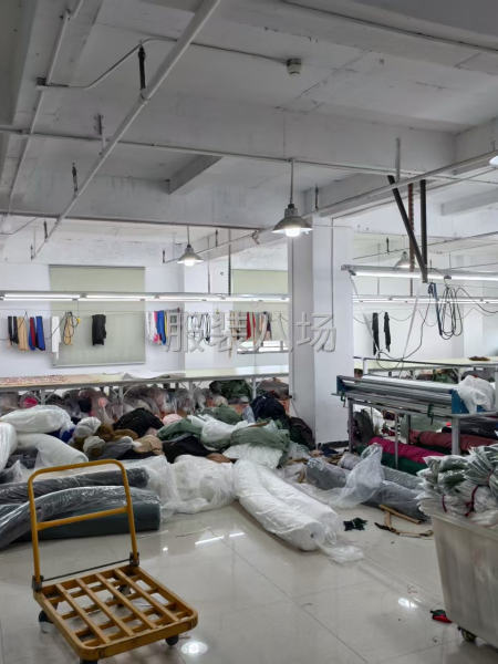 服饰公司找客户：可接各种国外，国内订单，工贸一体-第1张图片