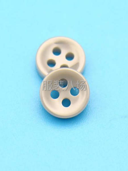 四眼陶瓷紐扣現(xiàn)貨，沒起訂量-第2張圖片