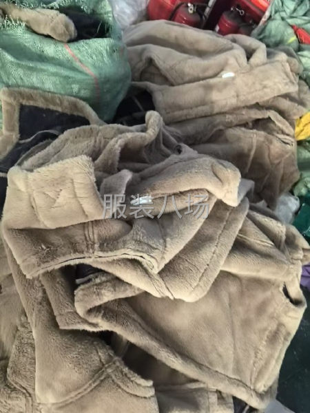 专业女装25年工厂诚寻客户-第1张图片