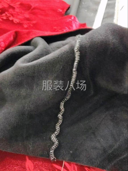 夫妻檔 承接簡(jiǎn)單點(diǎn)的衣服現(xiàn)在馬上可以上手-第1張圖片