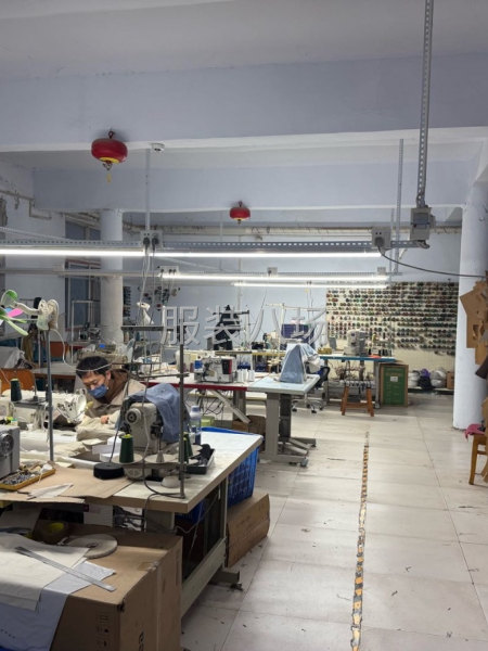 精品衬衫裤子棉衣外套和羽绒服-第1张图片