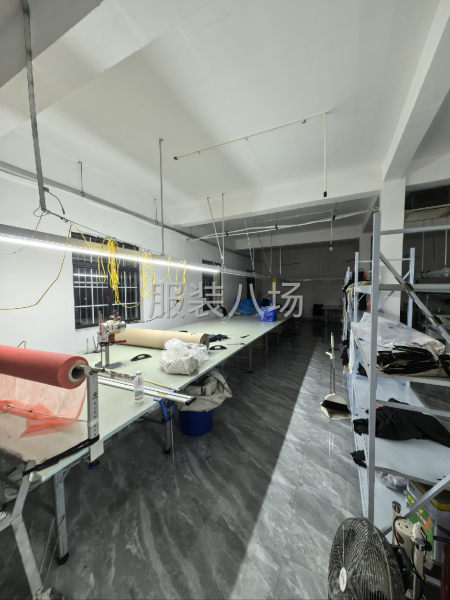 全部低价转让，海宁红色村小服装厂转让-第2张图片