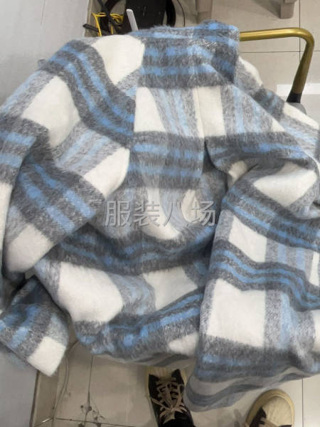 秋冬服裝爆款呢大衣，手感柔軟-第2張圖片