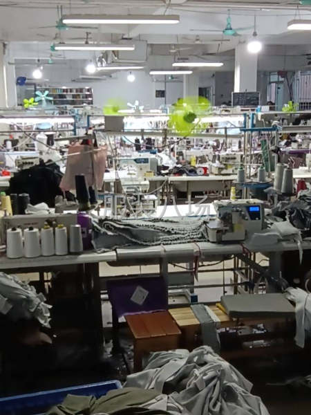 本厂于二楼500方，办公室栽床，设备50多台还可加车接手就可-第1张图片