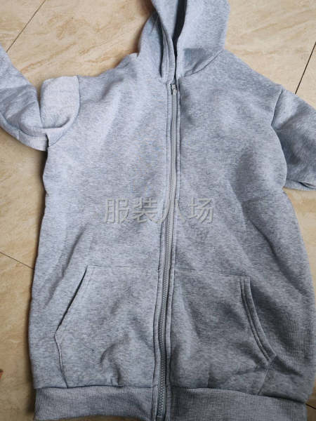 外套外发长年有货-第1张图片