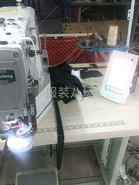 主做：羽絨服，棒球服，沖峰衣，紗裙-第1張圖片