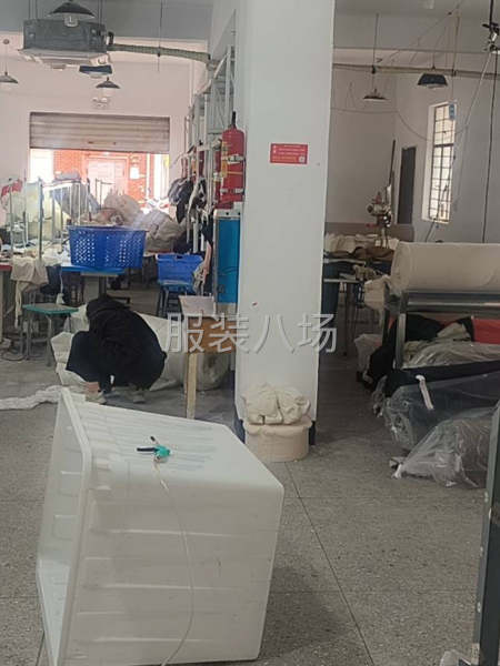 本场做市场货哩料，意法春装，常年有货-第1张图片