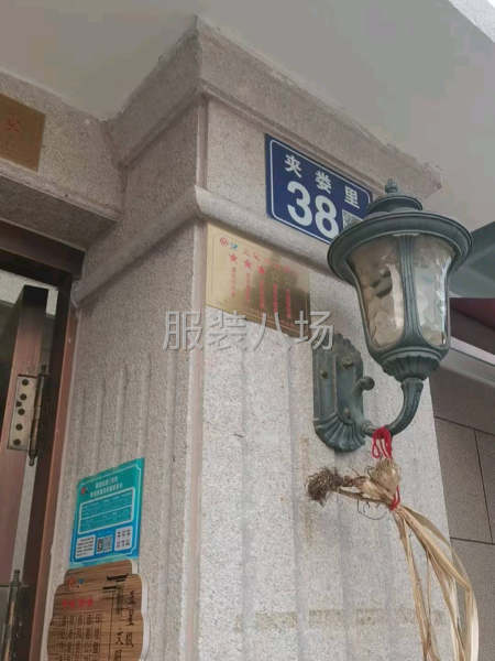 便宜一間房出租！衛(wèi)生間熱水器空調(diào)齊全-第1張圖片