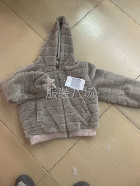 找我廠附近的兩三個人的班子，長期有貨-第1張圖片