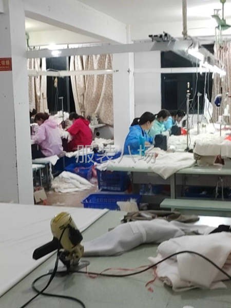 招收平車工十名，主要做車條衣服，狐貍毛馬甲套里布，面料加毛。-第1張圖片