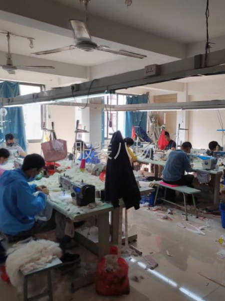 招收平車工十名，主要做車條衣服，狐貍毛馬甲套里布，面料加毛。-第2張圖片