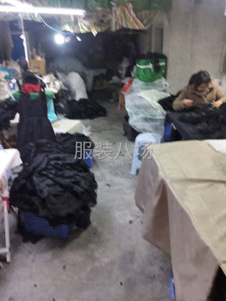 本廠可接棉衣，羽絨服，時裝，洛麗塔等各類服裝加工，-第1張圖片