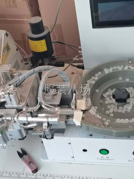 自動釘扣機用了一個月訂了 3000 件衣服-第1張圖片