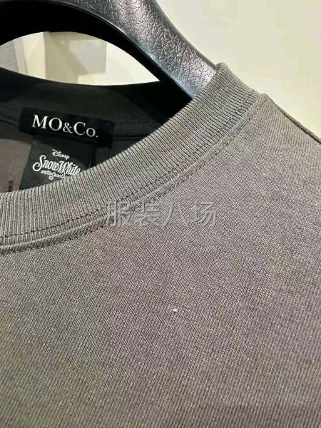 MOCO打底長袖衛衣清倉處理-第5張圖片