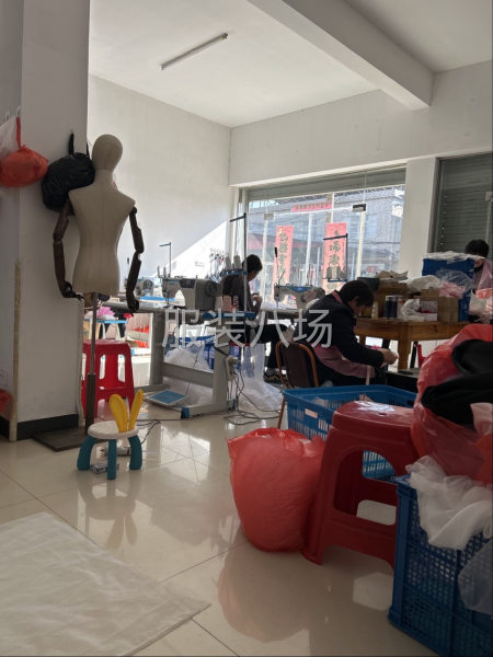 小工作室承接各種婚紗禮服演出服童裝漢服頭紗配飾-第1張圖片