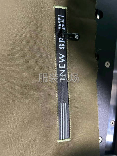 專(zhuān)業(yè)服裝褲子開(kāi)袋-第1張圖片