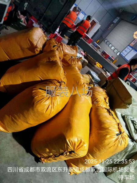 女装童装常年不断货，淡季有保障，款式简单，常年返单。-第1张图片