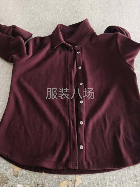 德绒面料的衬衣-第1张图片