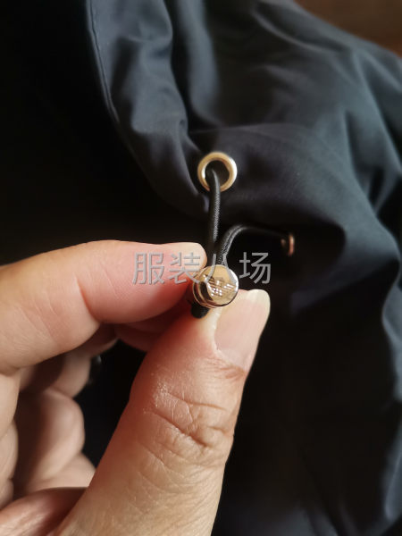 現(xiàn)貨批發(fā)阿瑪尼男女同款羽絨服外套-第9張圖片