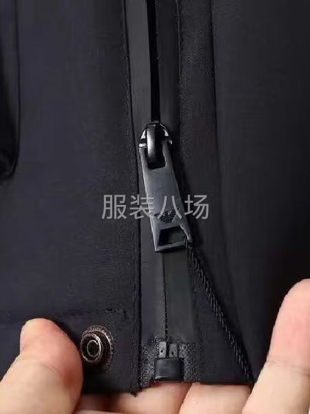 現(xiàn)貨批發(fā)阿瑪尼男女同款羽絨服外套-第5張圖片