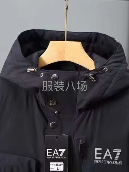 現(xiàn)貨批發(fā)阿瑪尼男女同款羽絨服外套-第6張圖片