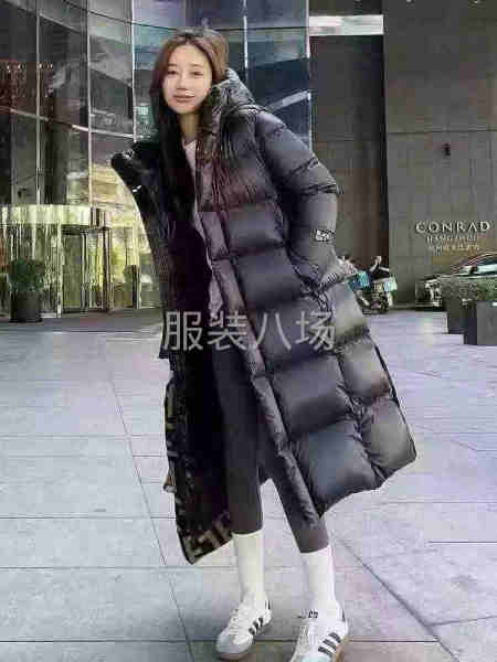 此款羽絨服工廠老板抵賬過來的，價格低需要的來私聊-第1張圖片