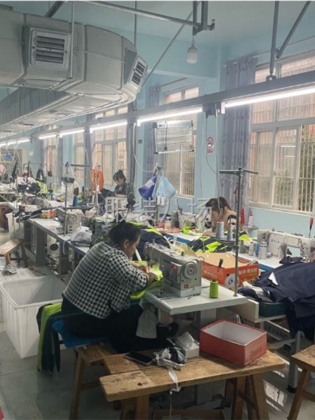 急招平车工、锁边工，质检。-第9张图片