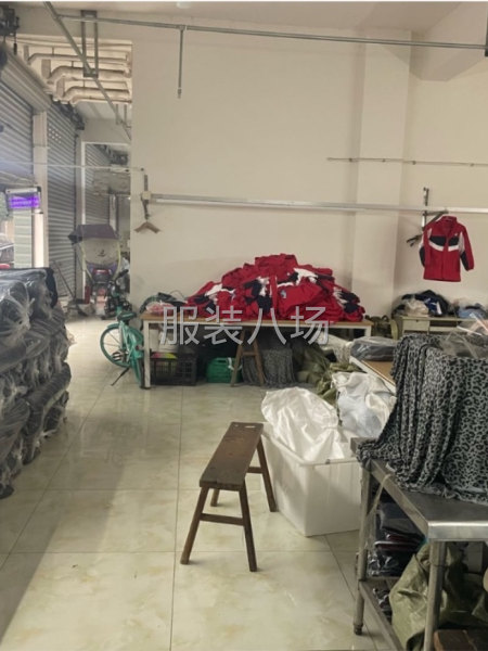 急招平车工、锁边工，质检。-第1张图片