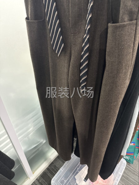 寻半精品偏上专业做裤子-第1张图片