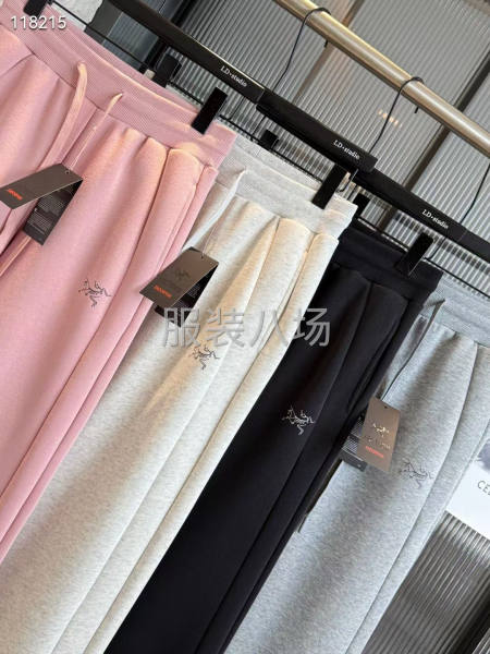 工厂直销冬季女款长裤 爆款 宽松版-第2张图片