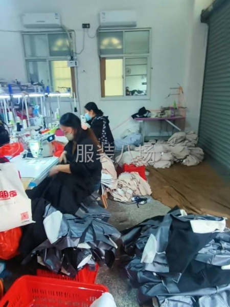 常年承接男装单衣夹克，校服，卫衣套装，棒球服，能马上上线，有-第1张图片