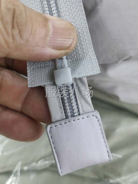 豆腐块羽绒服-第1张图片