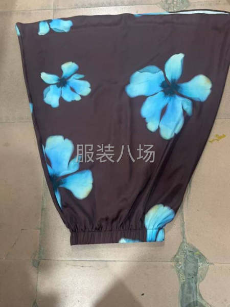 本厂长期生产衬衣裙子。-第2张图片