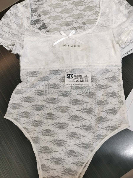 外发蕾丝花边连体衣-第1张图片