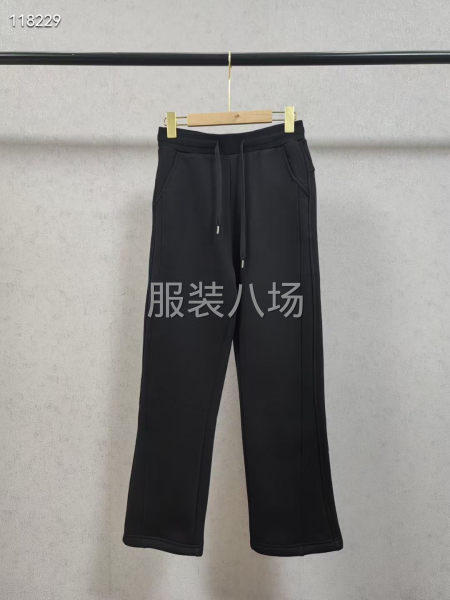 露露女士阔腿直筒绒裤-第2张图片