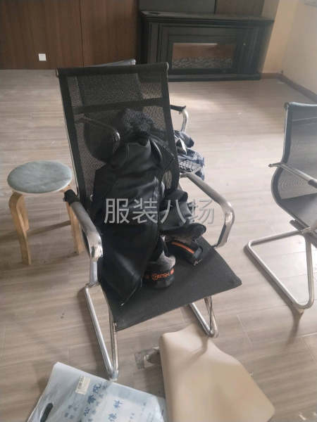 有活外发的老板请联系夫妻档-第1张图片