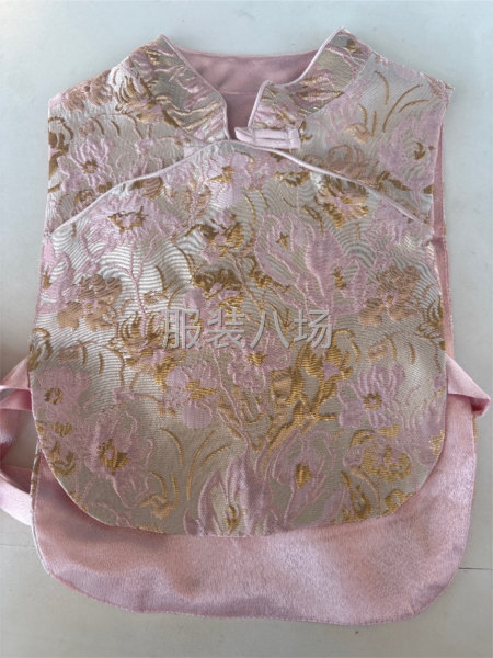 童装年服，锦缎马甲之类的，毛边马甲旗袍类，有做过的才来-第1张图片