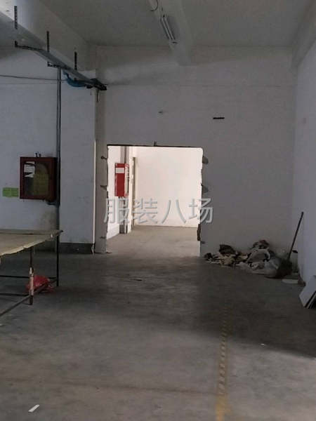 平湖华南城楼上300平米出租-第1张图片