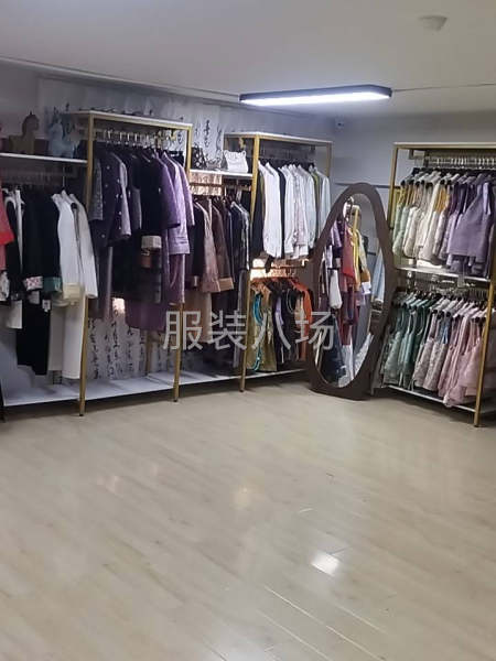 有五年以上品牌公司樣衣經驗-第1張圖片