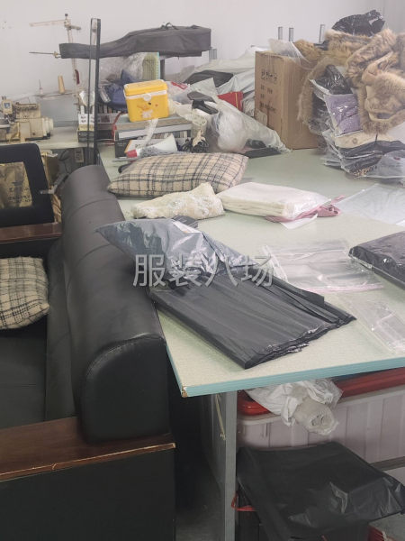 低价处理五线9成新拷边机-第3张图片