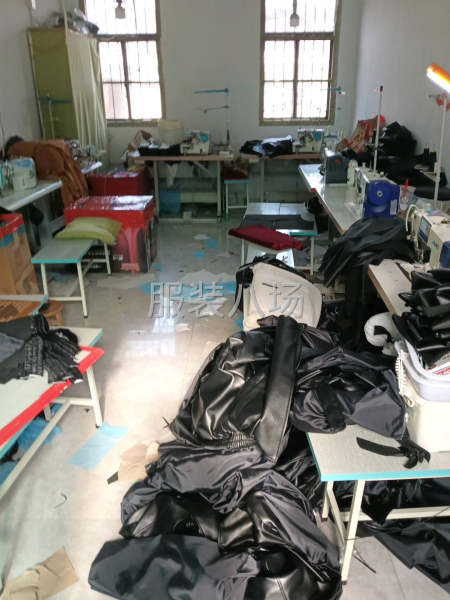 主做上衣呃梭为主4号桥抖音衬衫八达皮羽绒服等-第2张图片