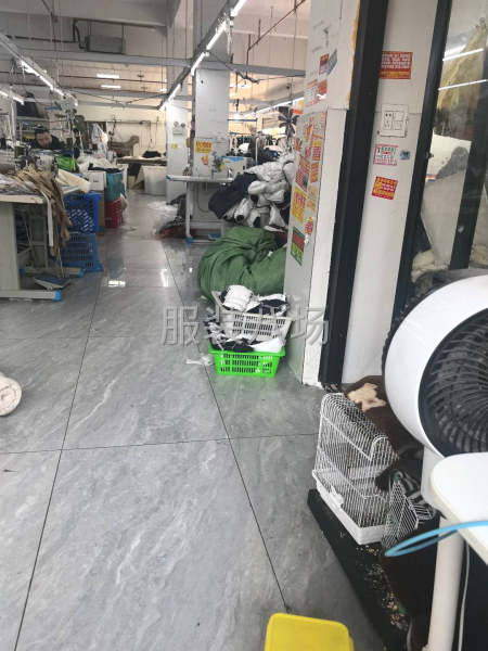 羽绒服，春款-第1张图片