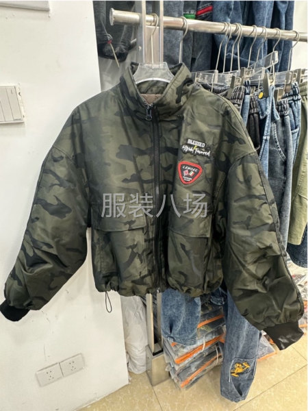 现货均码迷彩的棉服 便宜批发-第1张图片