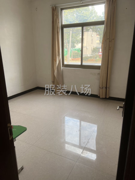 房屋出租做服装，独立车间适合夫妻对或者3-4人-第1张图片