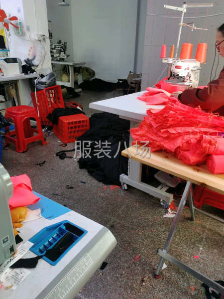 招四线锁边工，平车工长期简单裤子临时长期皆可，小作坊不停现金-第1张图片