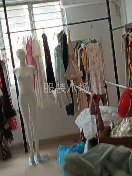 厂房在二楼，带宿舍。一楼门面一百多平米。有院子，两个停车位。-第3张图片