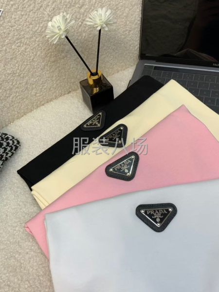 26ss/春夏新款 普拉达 简约经典小标T恤！ 强烈推荐热卖-第7张图片
