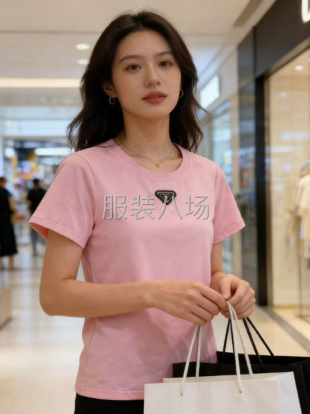 26ss/春夏新款 普拉达 简约经典小标T恤！ 强烈推荐热卖-第1张图片