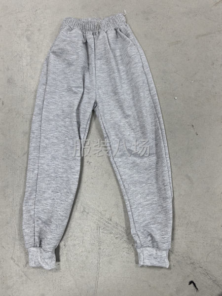 主做简单款裤子-第1张图片