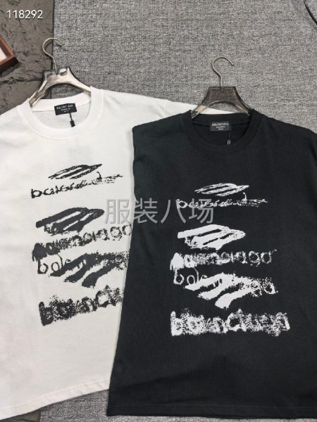 女款巴黎世家圆领短袖-第3张图片